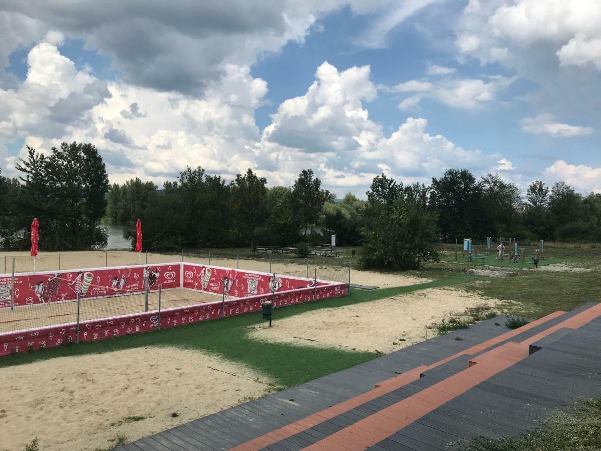 Greenbay Golf Apartments Тренчин Экстерьер фото