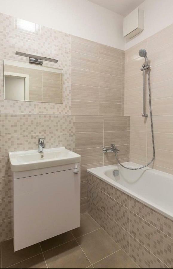 Greenbay Golf Apartments Тренчин Экстерьер фото