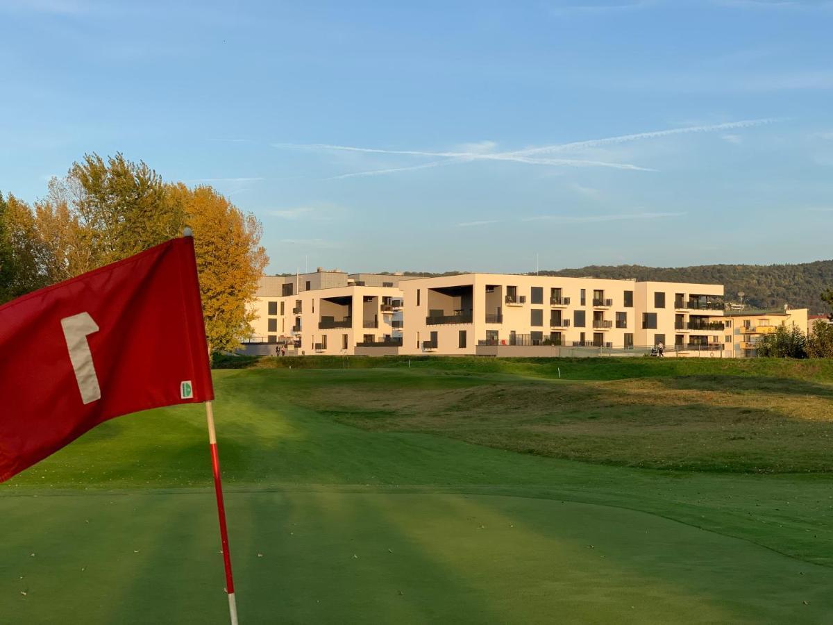 Greenbay Golf Apartments Тренчин Экстерьер фото